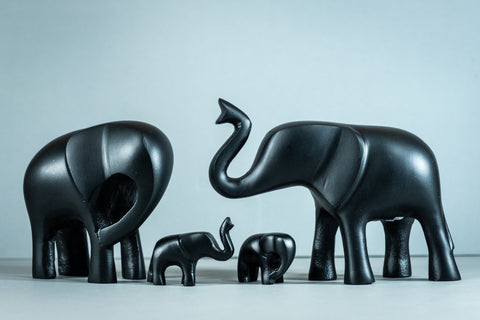 Matt Black Elephant Trunk Up Small 6 cm (Trade min 4 / Retail min 1)