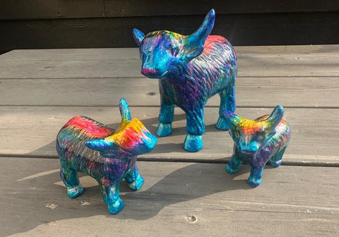 Rainbow Highland Cow Med 7.5 cm (Trade min 4 / Retail min 1)