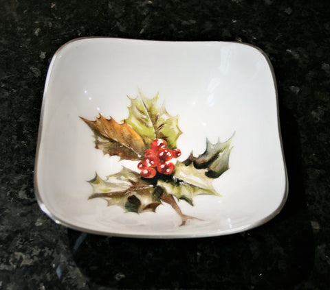 Holly Square Bowl (Trade min 4 / Retail min 1)